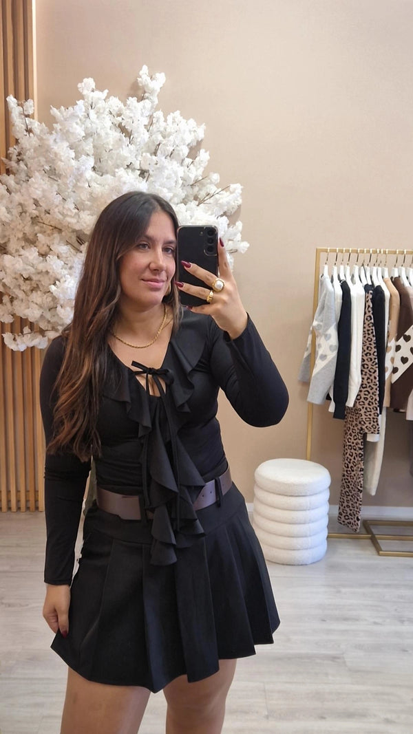 BLUSA FOLHOS VICKY PRETO